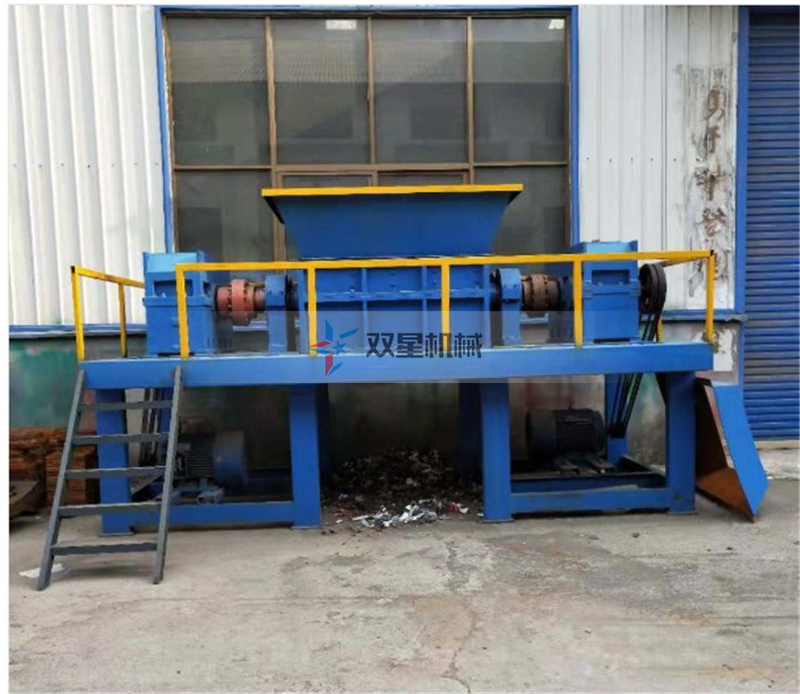 金屬撕碎機(jī)多少錢？一條撕碎生產(chǎn)線都包含哪些設(shè)備？