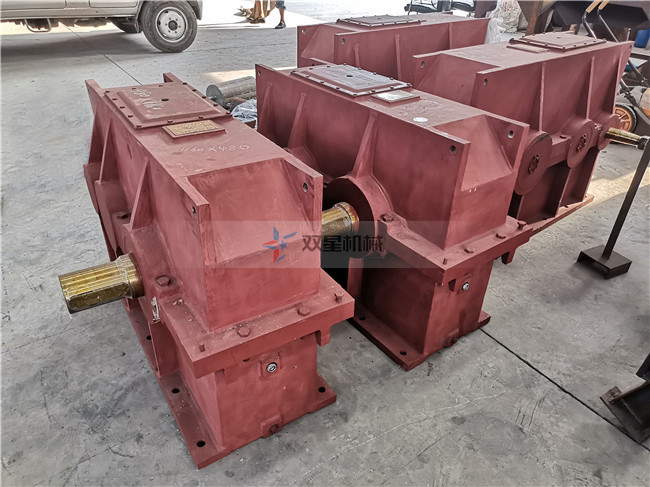 金屬撕碎機減速機采用什么類型，什么型號？