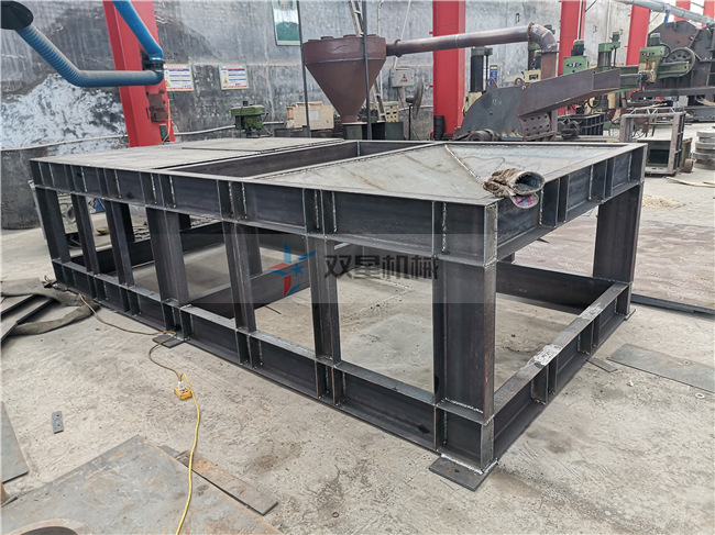 <a href='http://www.lifuhuoban.cn/psxl/4.html' target='_blank'><span>廢鋼破碎機(jī)</span></a>廠家生產(chǎn)車間