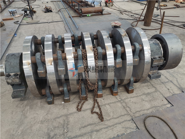 <a href='http://www.lifuhuoban.cn/psxl/4.html' target='_blank'><span>廢鋼破碎機(jī)</span></a><a href='http://www.lifuhuoban.cn/scxc/1572.html' target='_blank'><span>錘頭</span></a>