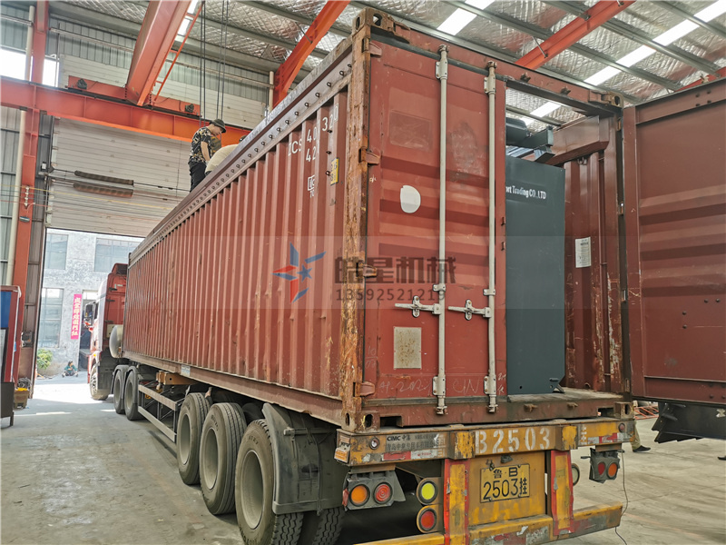 <a href='http://www.lifuhuoban.cn/psxl/6.html' target='_blank'><span>易拉罐破碎機(jī)</span></a>裝箱出口發(fā)貨