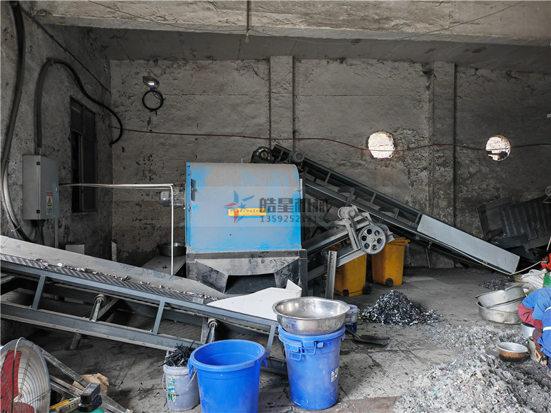 選擇合適的斷橋鋁破碎機(jī)器對于提高回收率的關(guān)鍵作用